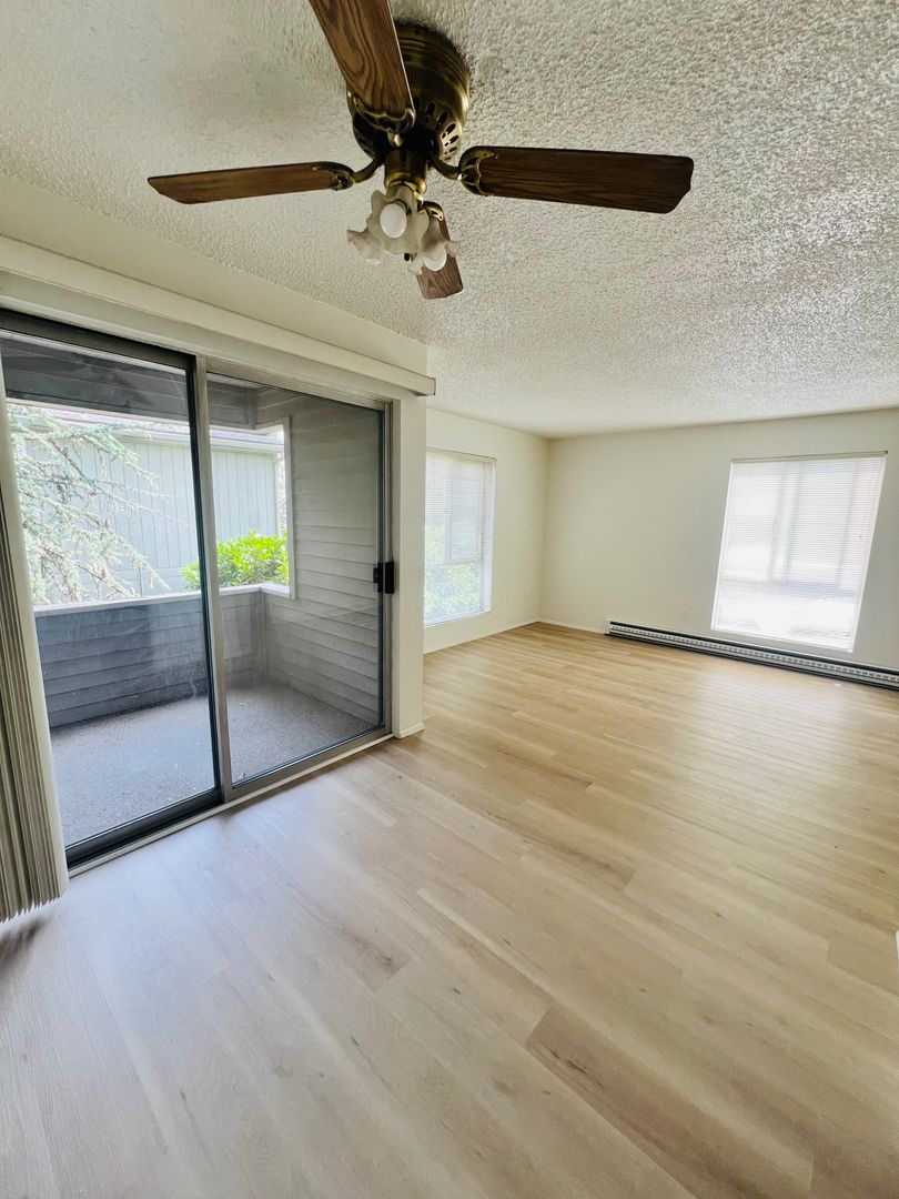 909 SW Holden St, Unit E, Seattle, WA 98106 photo 5