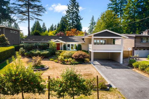 11237 110th Ave NE, Kirkland, WA 98033