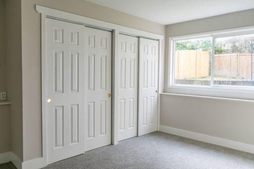 Listing photo thumbnail