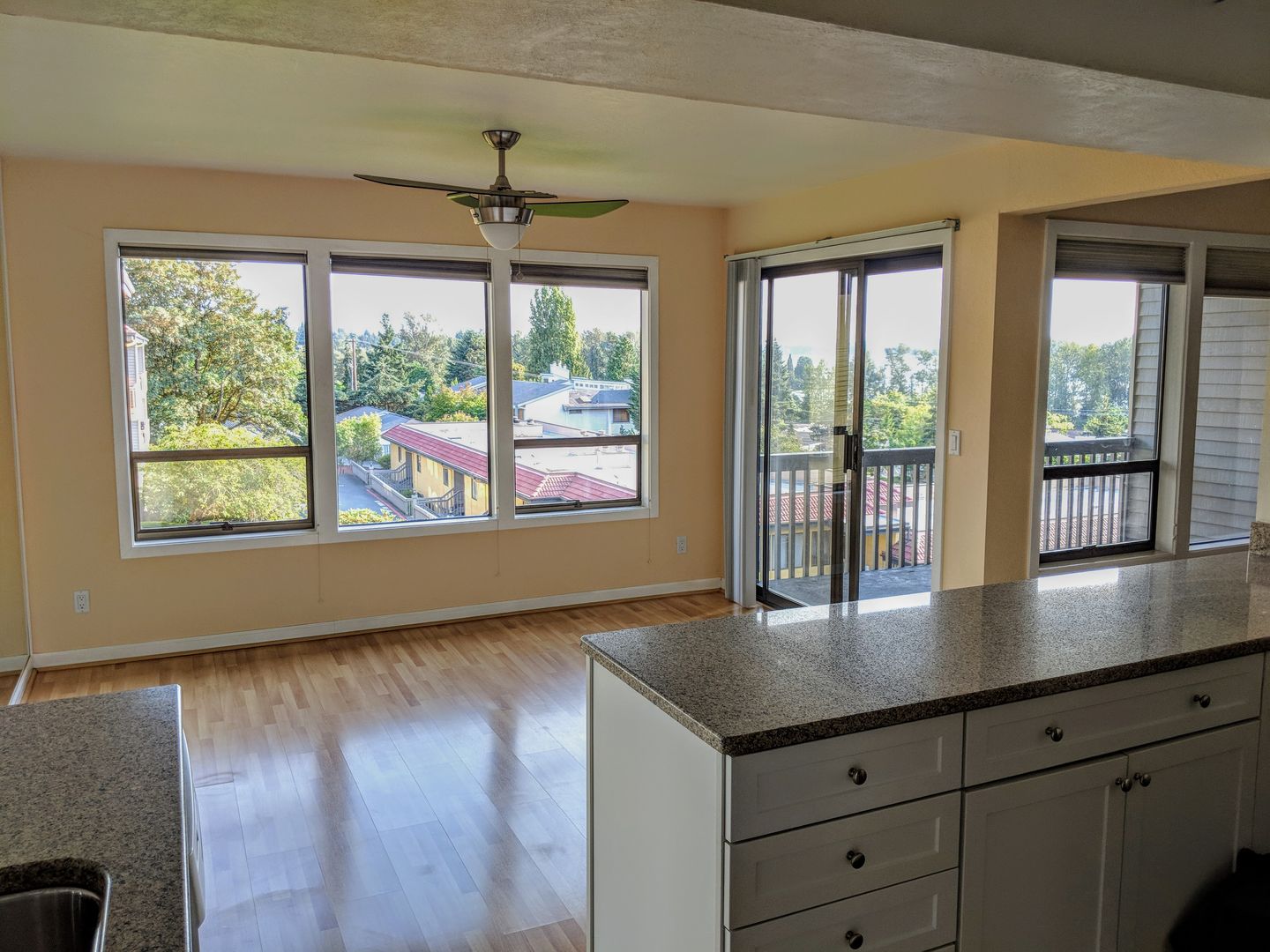 11640 100th Ave NE Unit 303, Kirkland, WA photo 3
