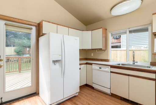 Listing photo thumbnail