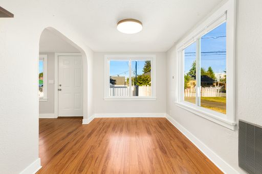 Listing photo thumbnail