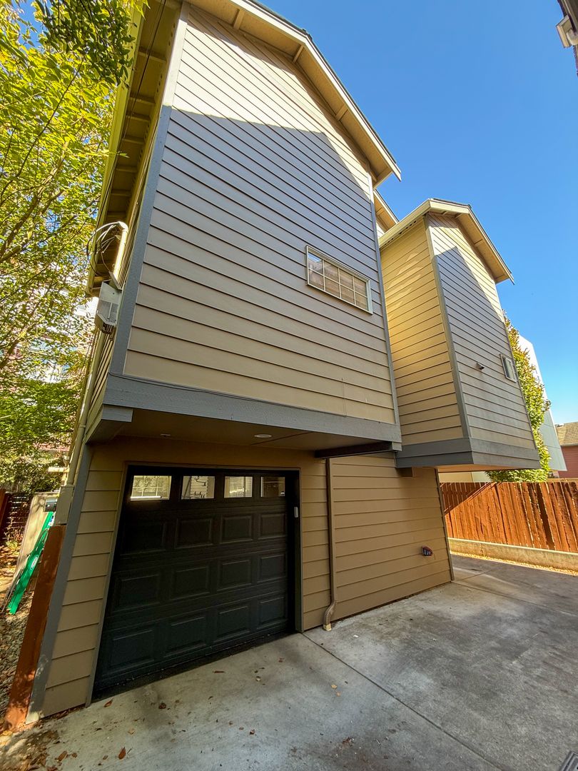 2251 Northwest 64th St, Seattle, WA photo 2