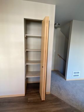 Listing photo thumbnail