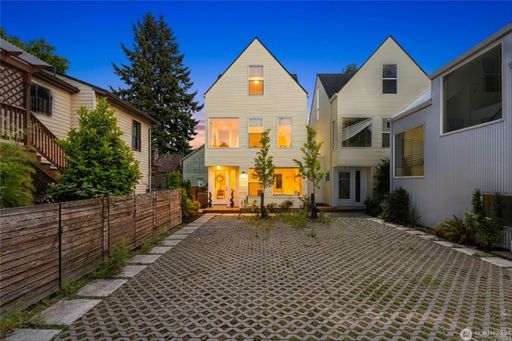 1821 S Lane Street, Seattle, WA 98144