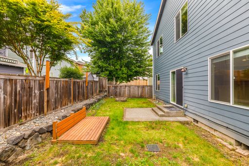 Listing photo thumbnail