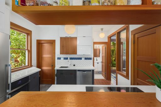 Listing photo thumbnail