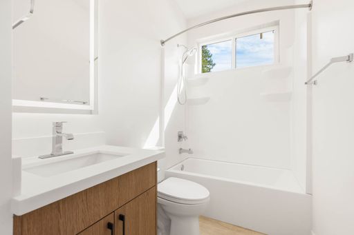 Listing photo thumbnail