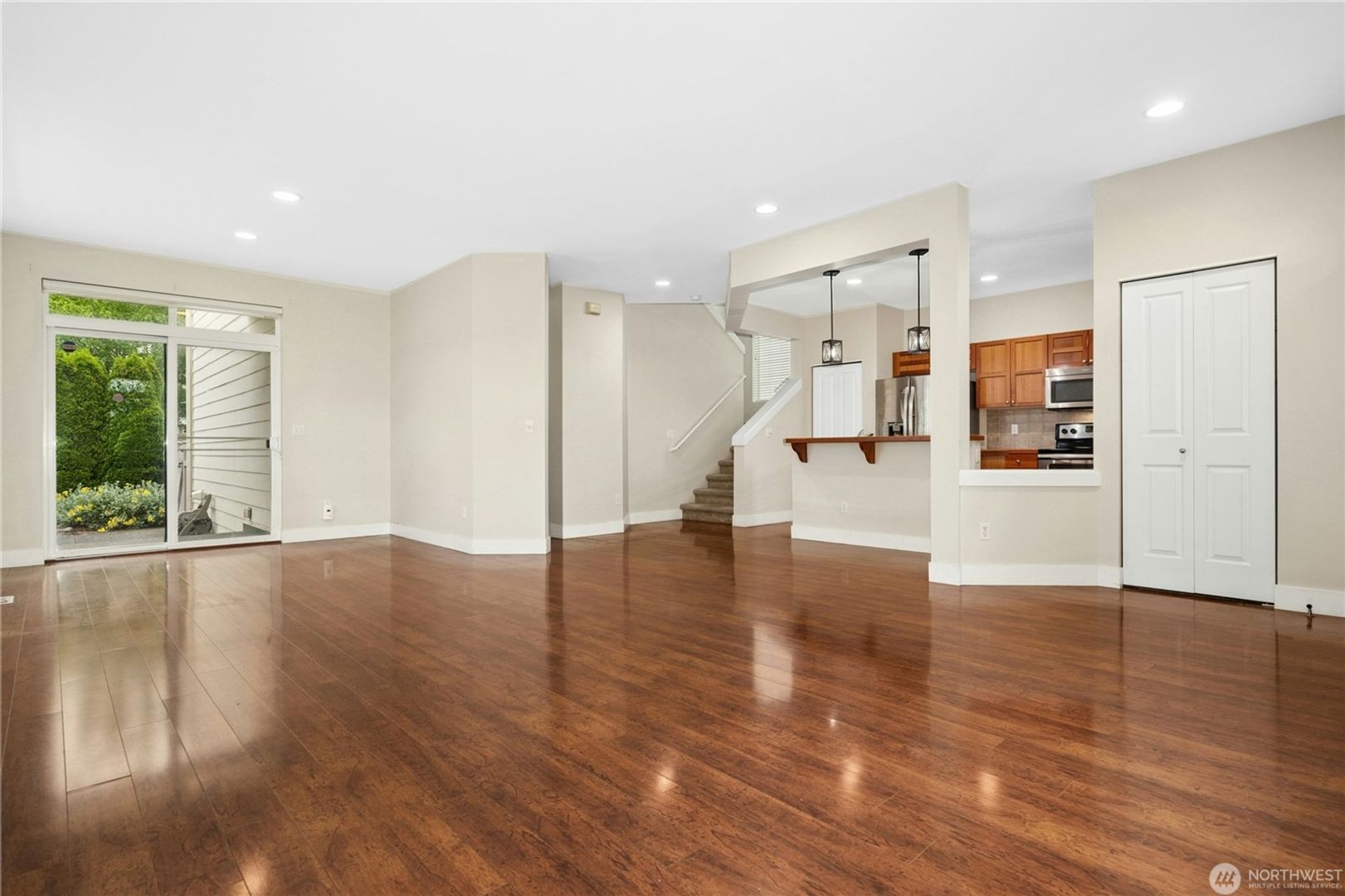 16918 Woodside Dr SE, Renton, WA photo 5