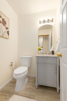 Listing photo thumbnail