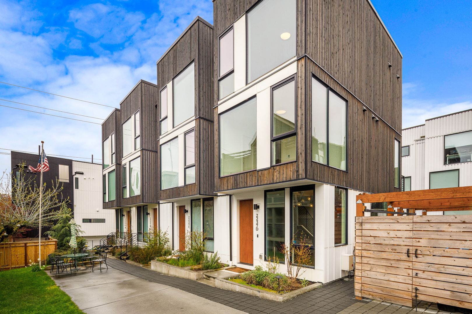 Seattle Townhome: 2237 D Minor Ave E.