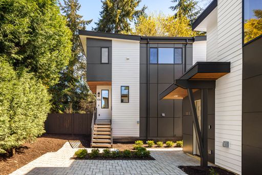 106 6th St S , Kirkland, WA 98033