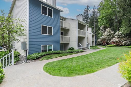 9494 Redmond Woodinville Rd NE, B208, Redmond, WA 98052