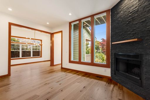 Listing photo thumbnail