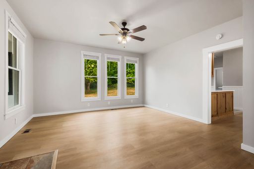 Listing photo thumbnail