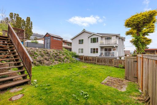 Listing photo thumbnail