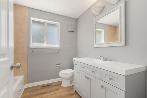 Listing photo thumbnail