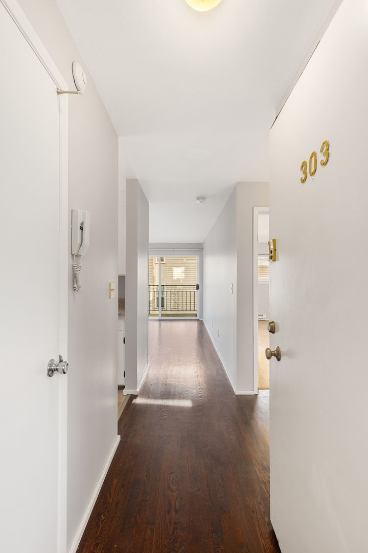 1222 Taylor Ave N., Unit 303, Seattle, WA 98109 photo 2