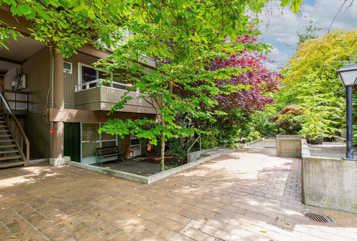 Listing photo thumbnail