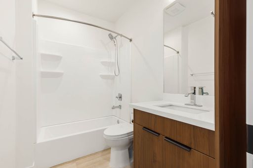 Listing photo thumbnail