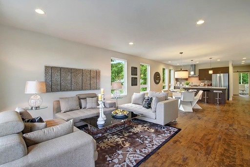 Listing photo thumbnail