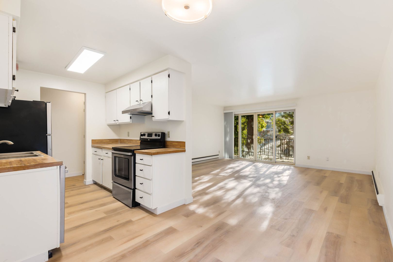 Kirkland Condo: 11004 NE 68th St