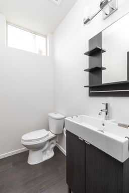 Listing photo thumbnail