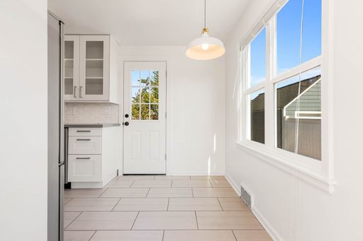 Listing photo thumbnail