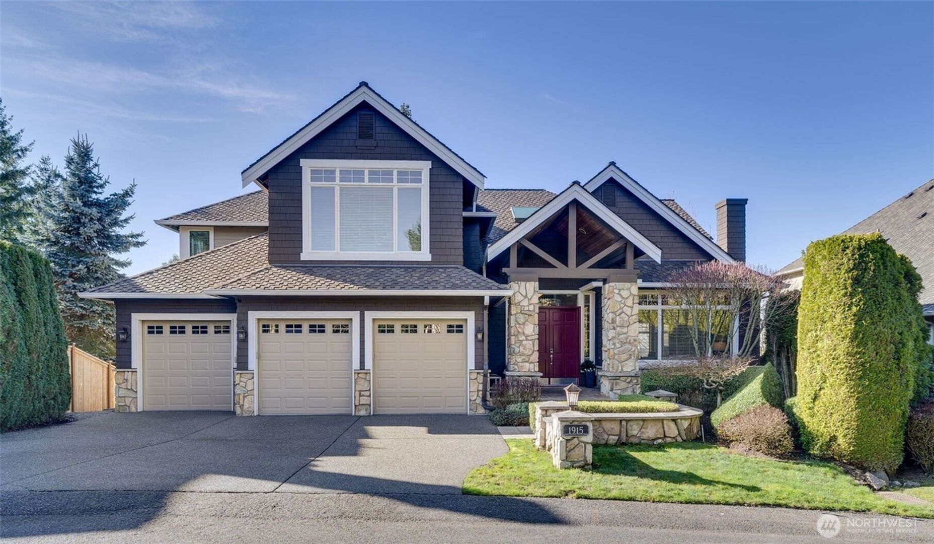 Sammamish House: 1915 205TH PL NE