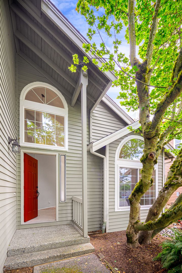 13380 122nd Pl NE, Kirkland, WA photo 2