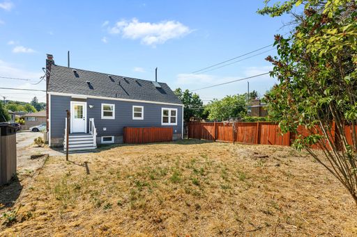 Listing photo thumbnail