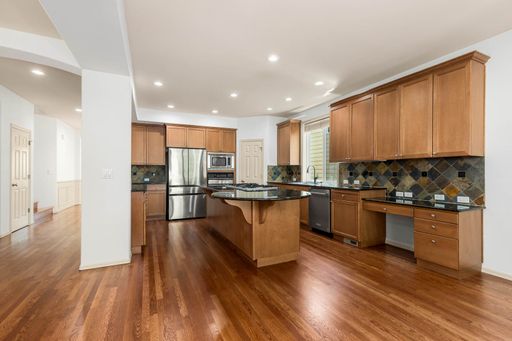 Listing photo thumbnail