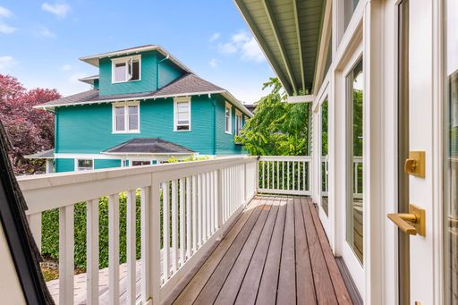 Listing photo thumbnail