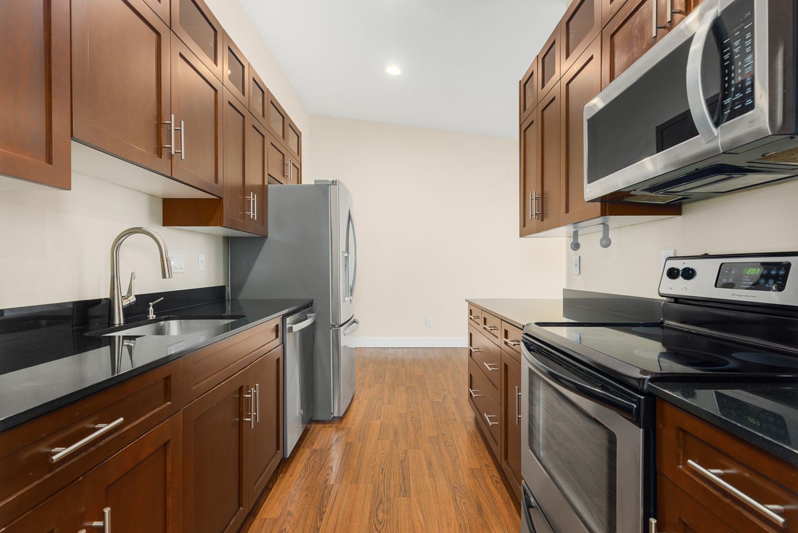 Mountlake Terrace Condo: 21307 48th Ave W.