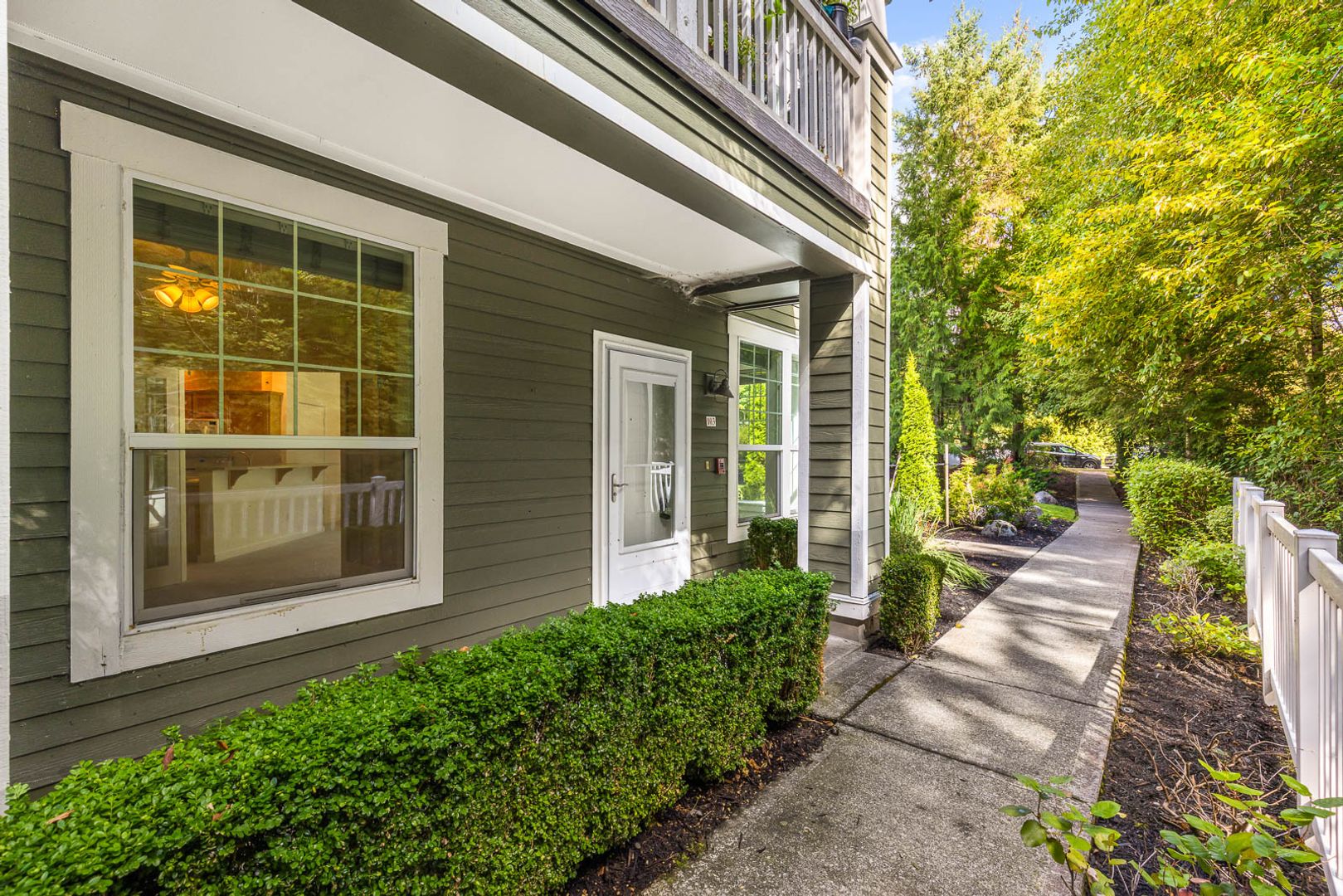 10630 221st Ln NE Unit 103, Redmond, WA photo 3