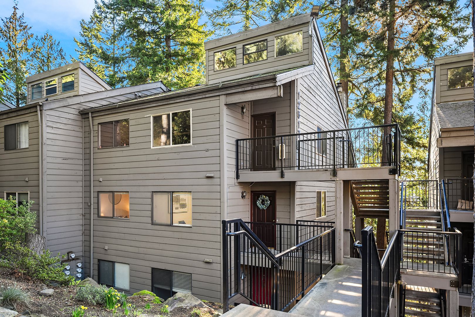 Bellevue Condo: 12517 NE 23rd Pl
