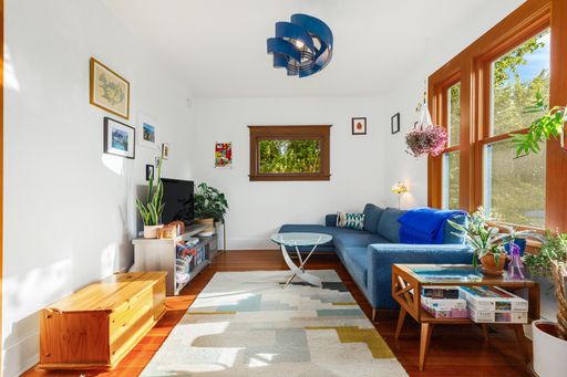 Listing photo thumbnail