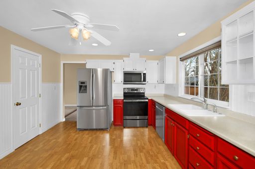 Listing photo thumbnail