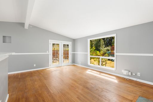 Listing photo thumbnail