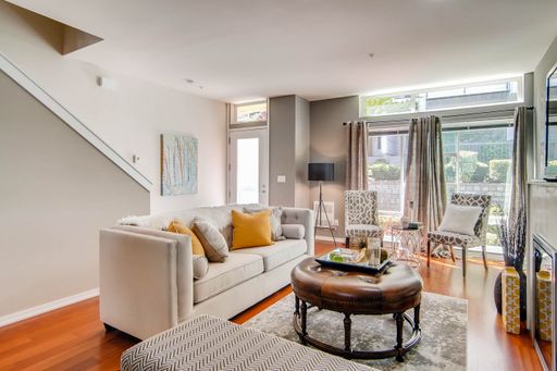 Listing photo thumbnail