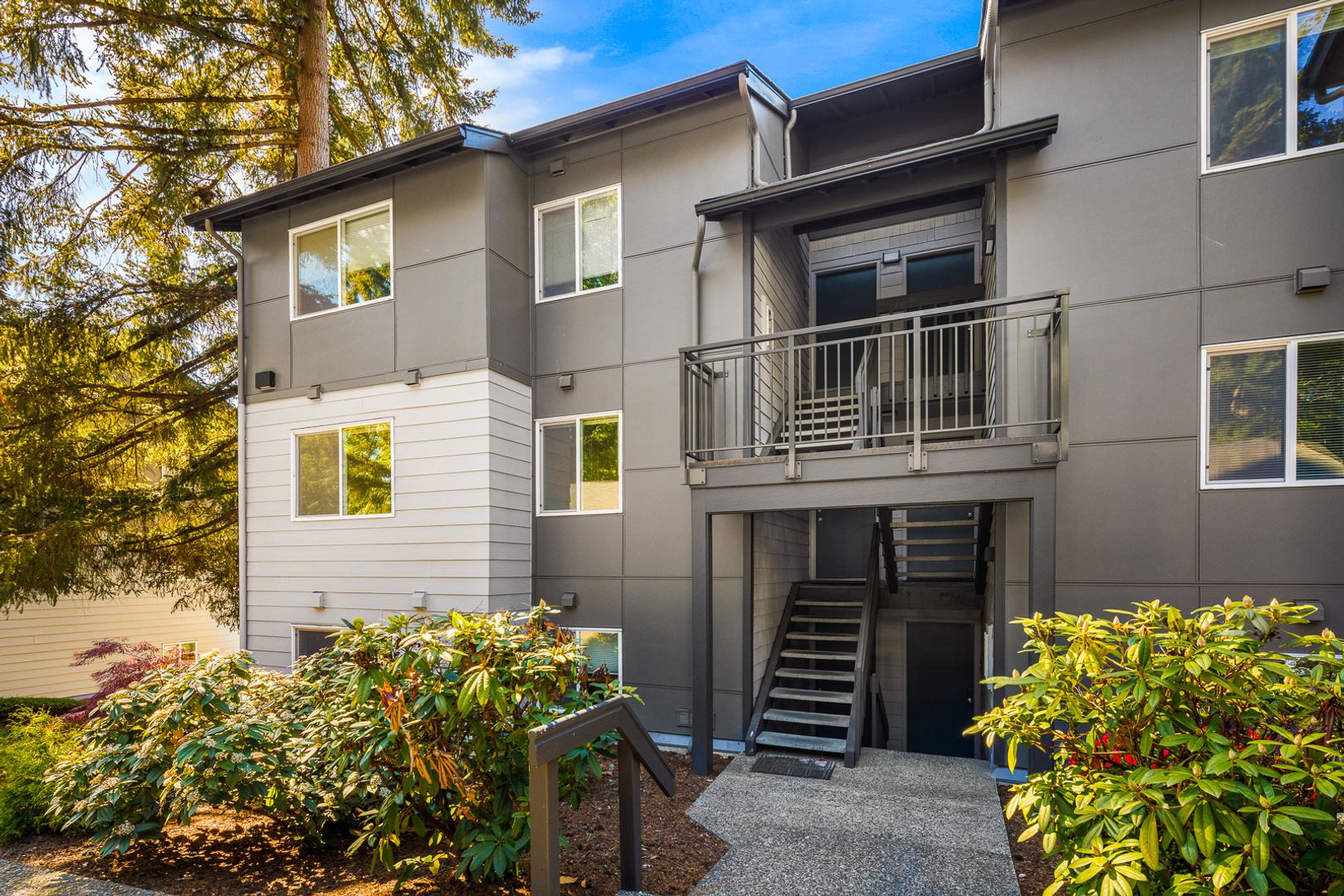 Kirkland Condo: 12719 NE 116th Street