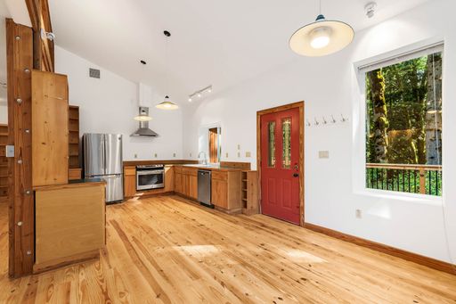 Listing photo thumbnail