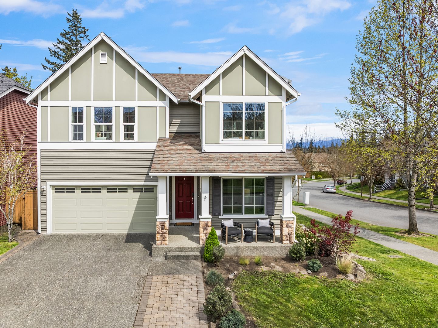 Snoqualmie House: 33908 SE Sorenson St