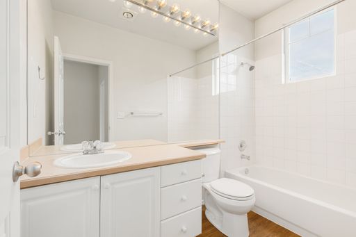 Listing photo thumbnail