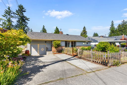 517 Pecks Dr, Everett, WA 98203