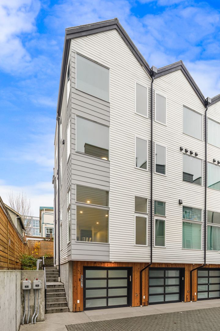Seattle Townhome: 8547 Midvale Ave N