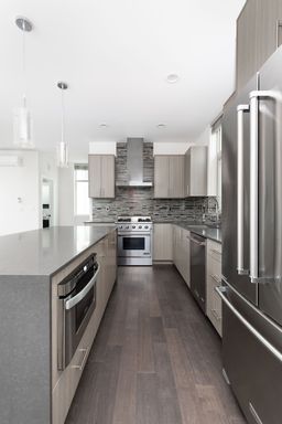 Listing photo thumbnail