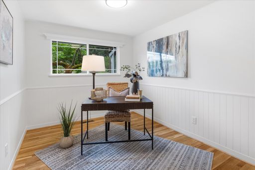 Listing photo thumbnail