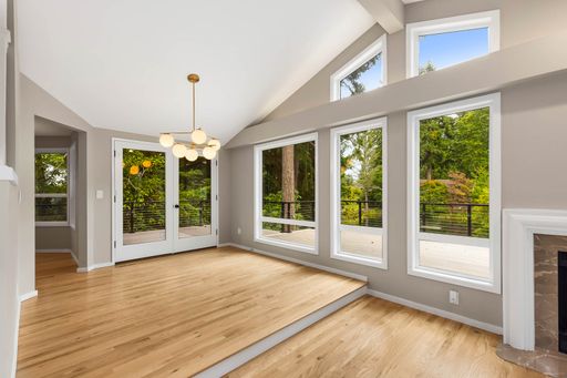 Listing photo thumbnail