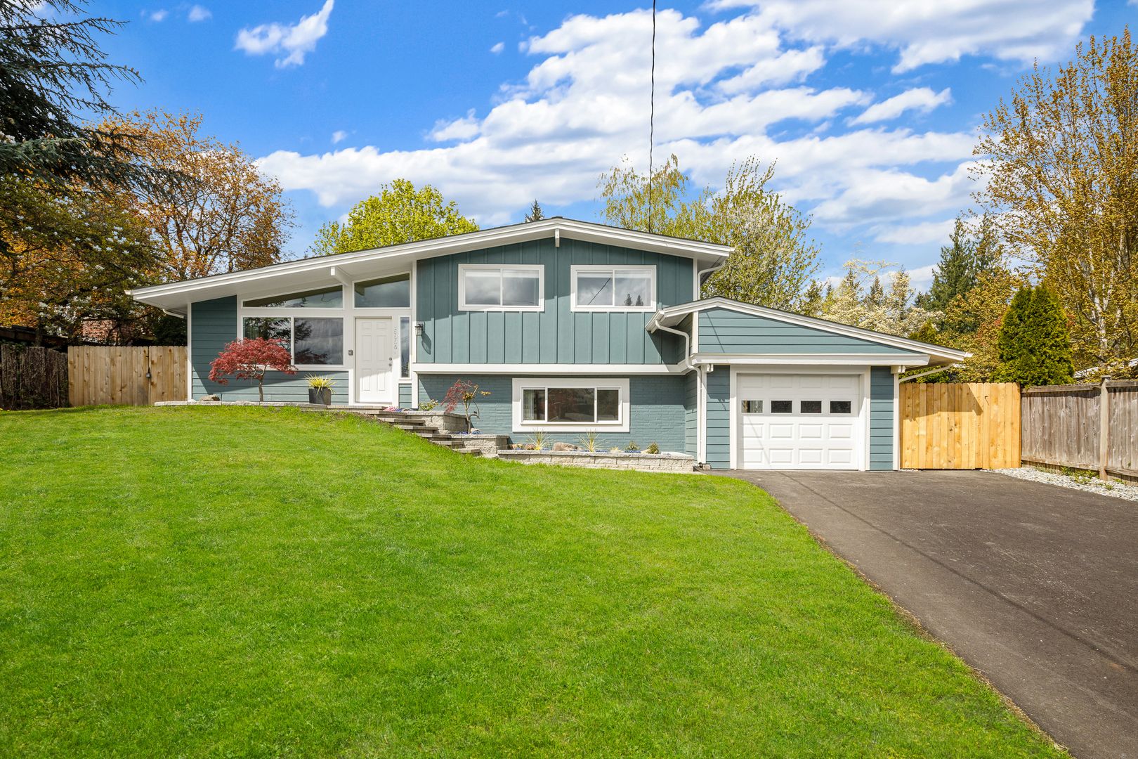 Bellevue House: 15666 SE 9th St.